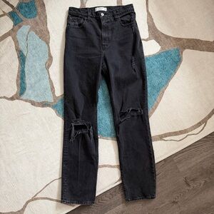 Abercrombie & Fitch | The ‘90s Straight Ultra High Rise Black Distressed Jeans